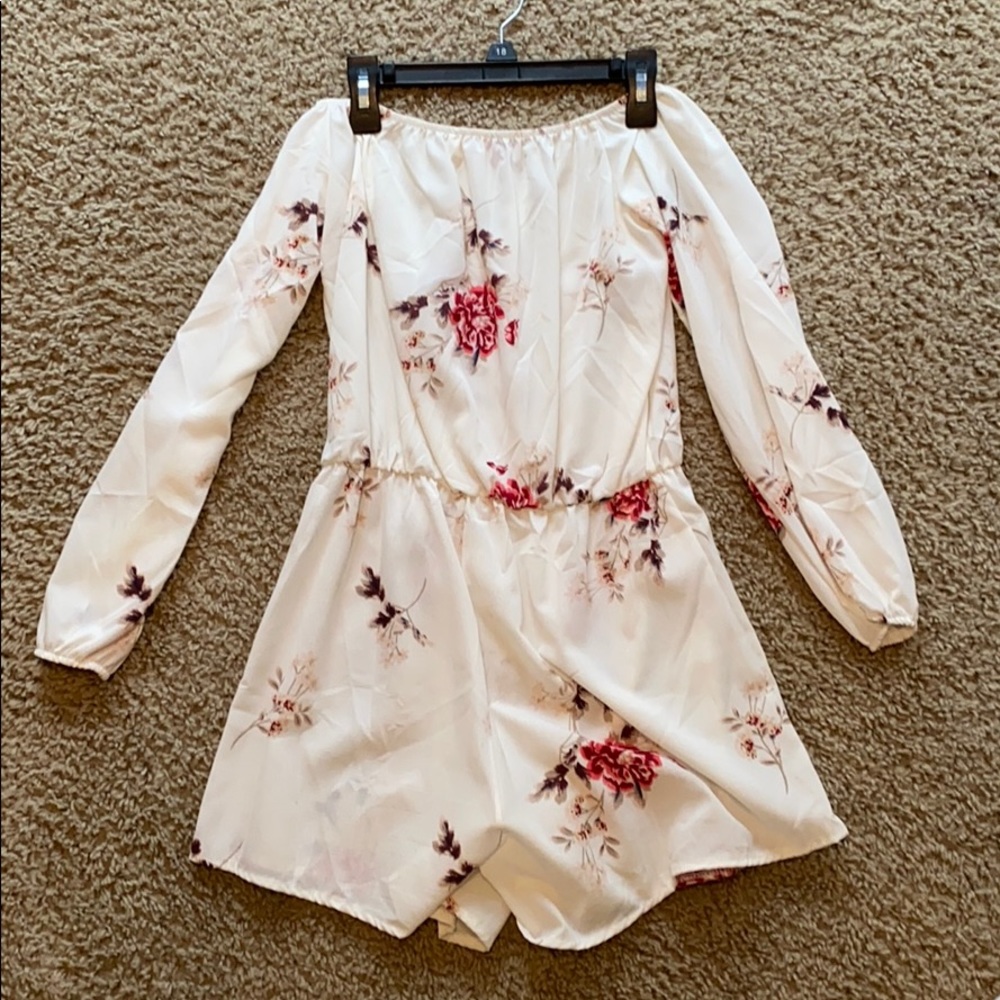 Cute floral romper (only worn once!!)